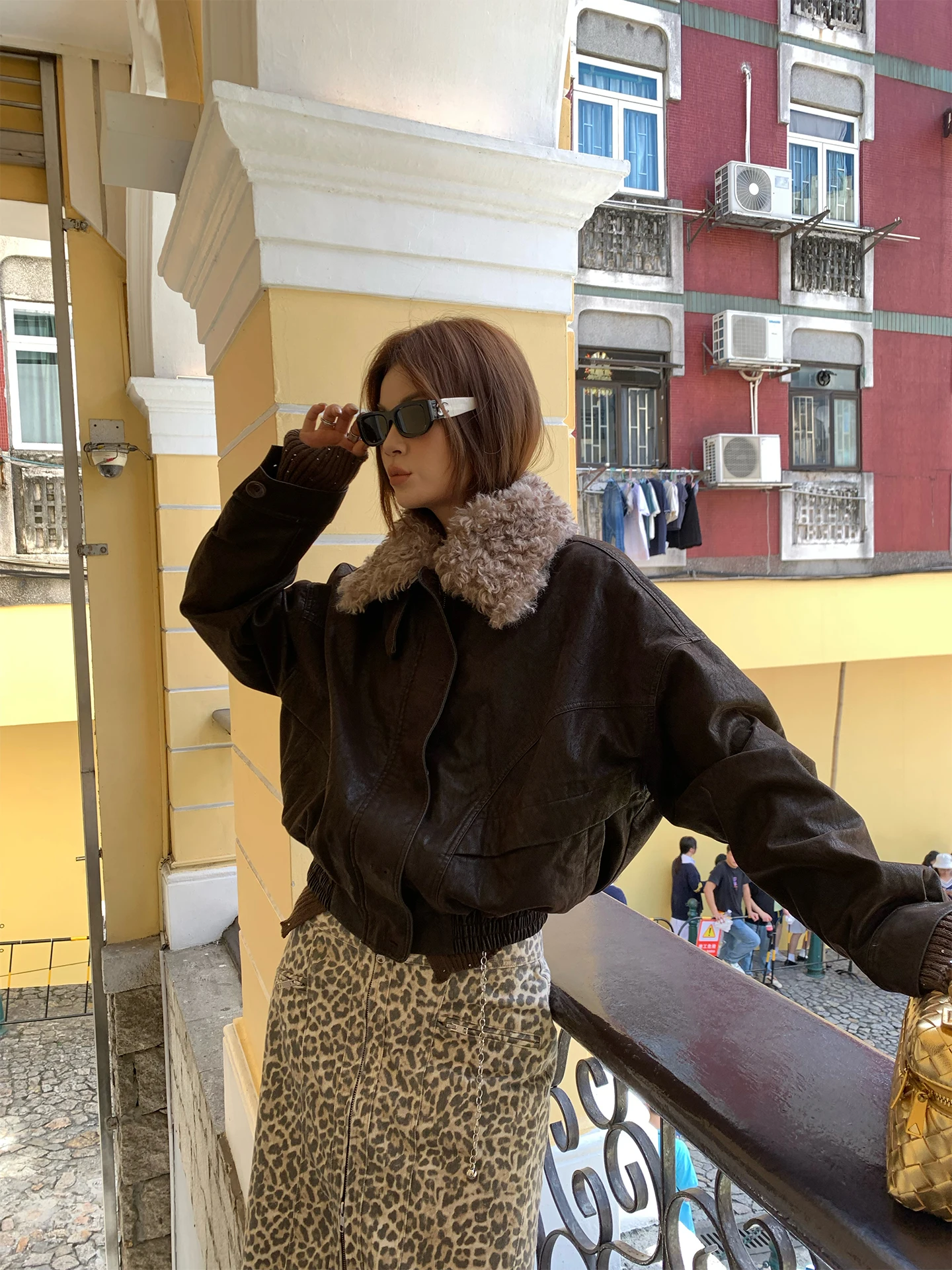 패셔너블한 레트로 탈부착 가능한 퍼 칼라 가죽 재킷 여성용 코트 가을 겨울 신상품 고급 디자인 감각 마르