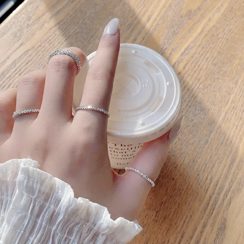 Versilberter Funkelnder Kettenglied-Ring mit Synthetischem Kubischem Zirkonia für Damen Minimalistischer Stapelbarer Schmuck Geschenk