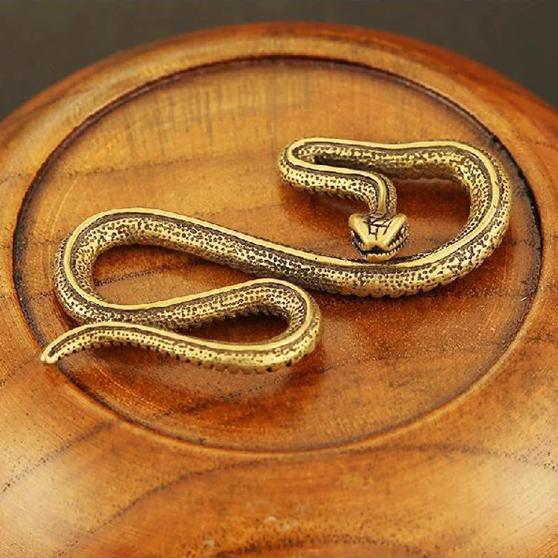 1pcs Lucky Snake Ornaments Pure Copper S-shaped Feng Shui Golden Snake Tea Pet Desktop Decor Miniatures Crafts Figurines Cobra