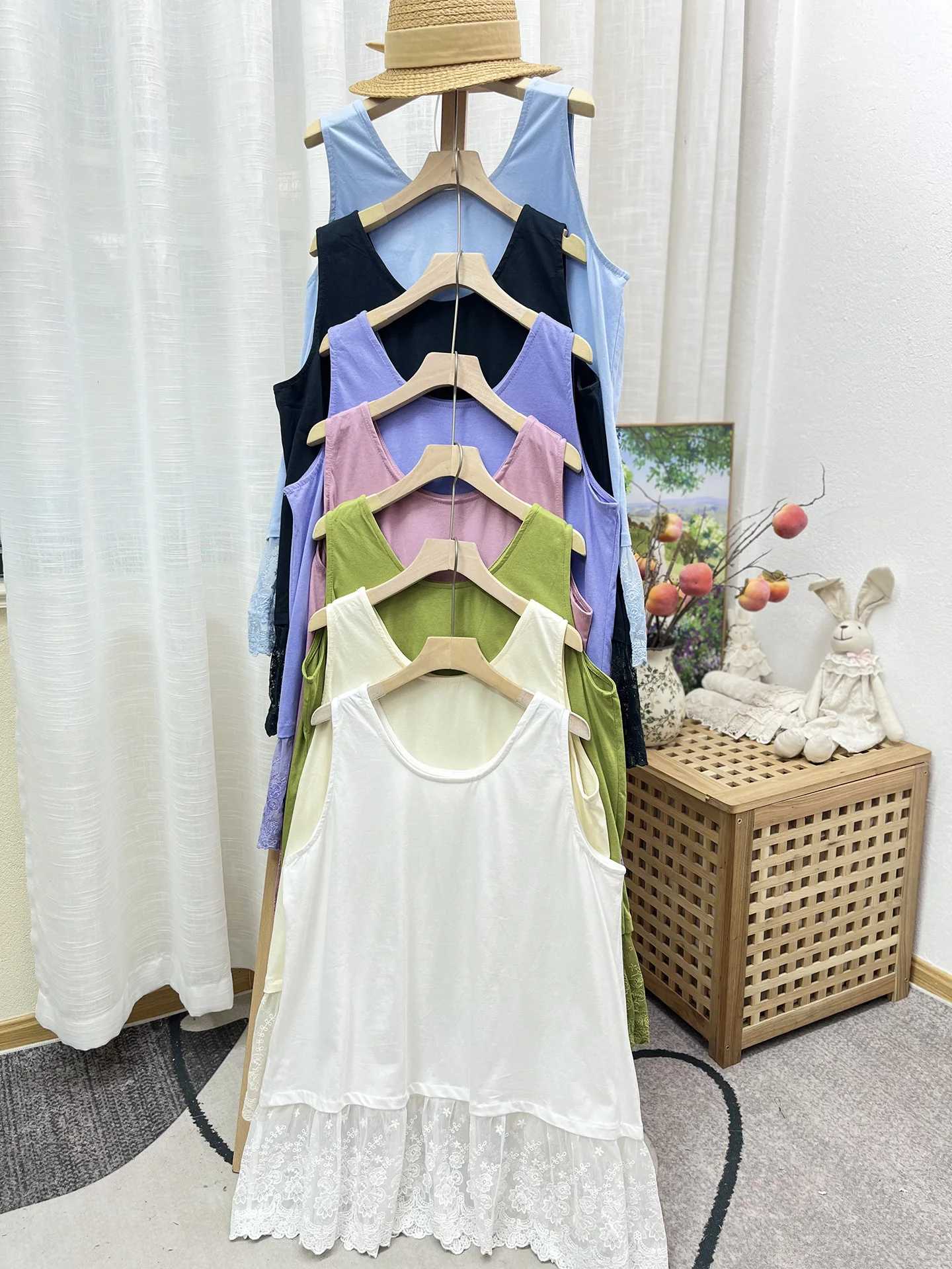 

Sweet Lace Embroidery Loose Fit round Ne Pure Cotton Csole Vest Inner Wear Top Women's Faion Spring Season Regular Length