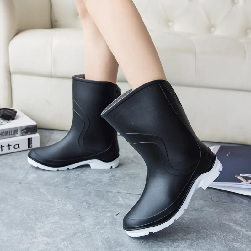 2023 Summer Waterproof Fashion Women's Rain Shoes Solid Color Mid Sleeve Outdoor Casual Anti slip and Warm Women's Shoes 36-41