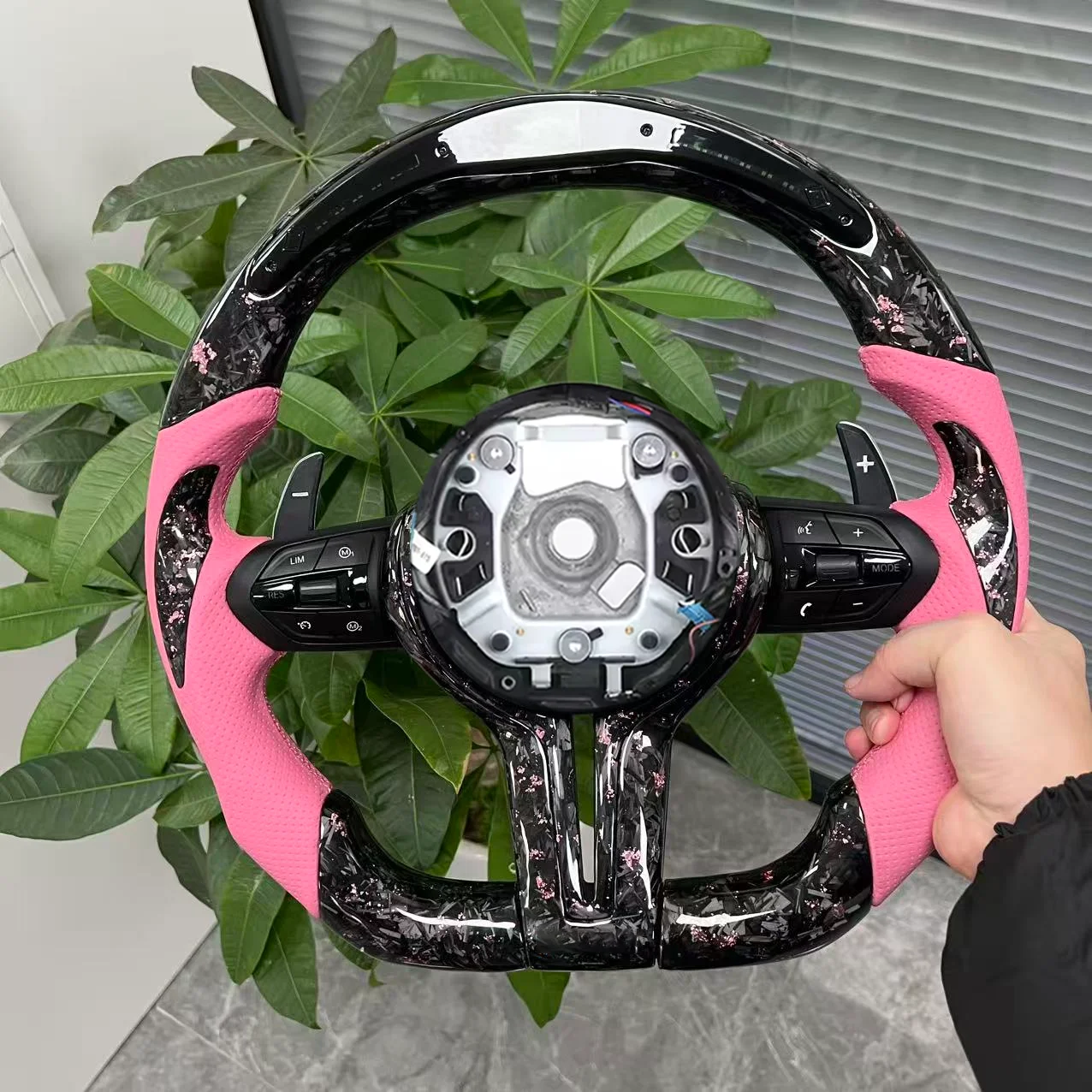 MAXEAGLE Pink Forged carbon fiber LED Steering Wheel For BMW M3 F30 F15 F16 F20 F21 F25 F26 M5 F10 F11 F06 F07 F12 F01 E70 E90