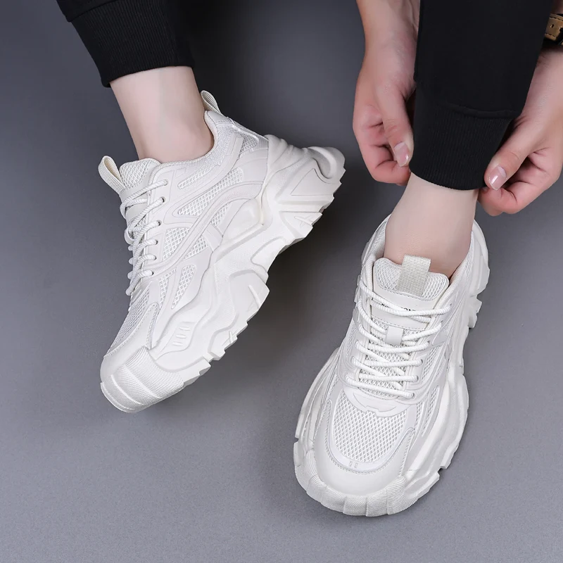 New Hot Summer Hiking Lightweight Bottom Shock Absorbing Walking Shoes Breathing Shoes Soft Casual Running Shoes Very Good