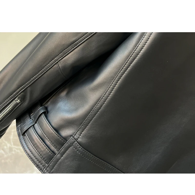 Moda Moto & Biker Giacca in vera pelle Cappotti per donna 2025 Nuova giacca in pelle con cerniera con rivetti con lacci Cappotti di pelle di pecora