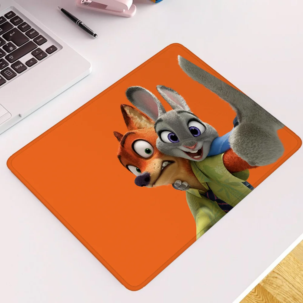 Zootopia Pc Gamer Girl Small Custom Mouse Pad Anime Gaming Accessories Computer Mat Mousepad Company Desk Accessory Game Mats