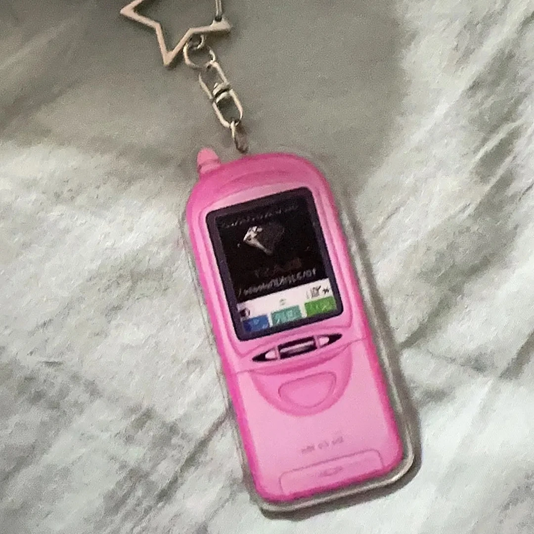 Komatsu Nana Same Style Flip Phone Anime Keychain Women Hachi Pink Pendant Acrylic Key Chain Man Kawaii Key Ring Ornament Gift