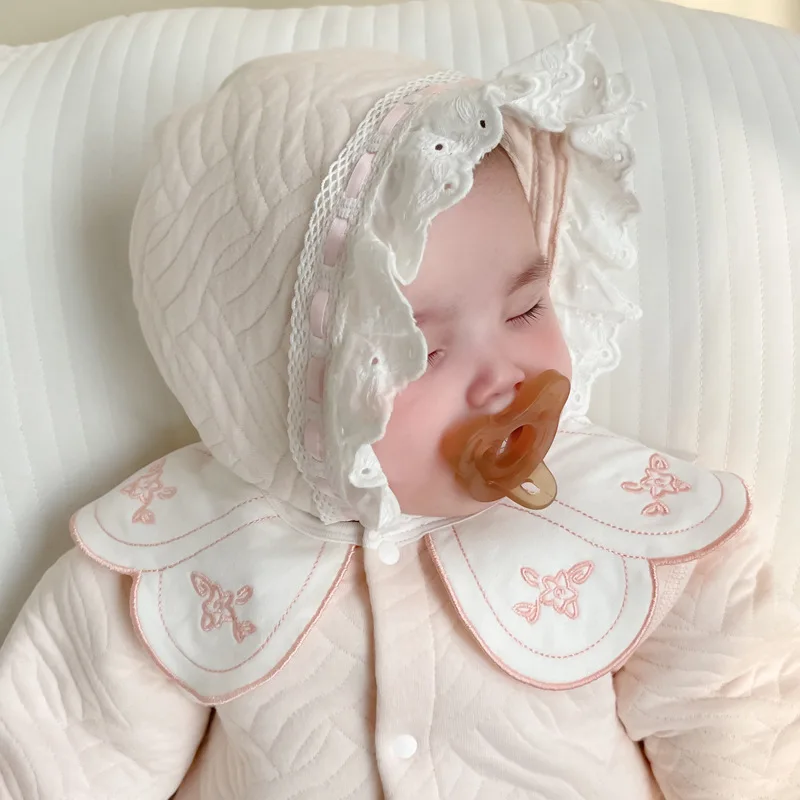 Baby Clothes In Spring and Autumn The New Long-sleeved Cotton Baby Girl Cute Lace Tie Hat Jumpsuit Clothes Climbing Suit