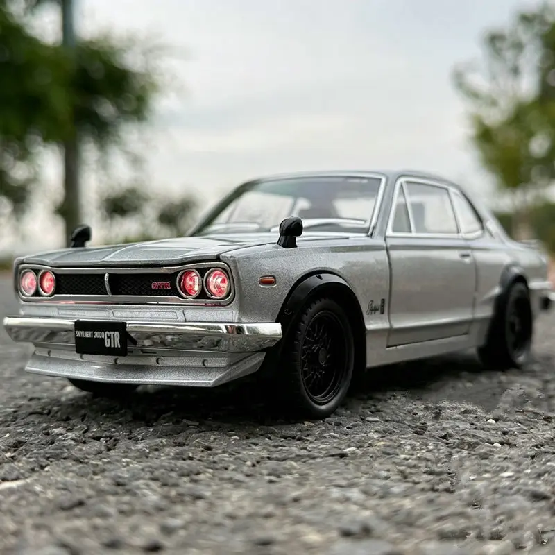 Modelo de Auto Deportivo Clásico Skyline 2000 GT-R de Aleación a Escala 1:24, Vehículos de Carreras de Metal Fundido a Presión, Modelo de Auto con Simulación de Sonido y Luz Decorativa