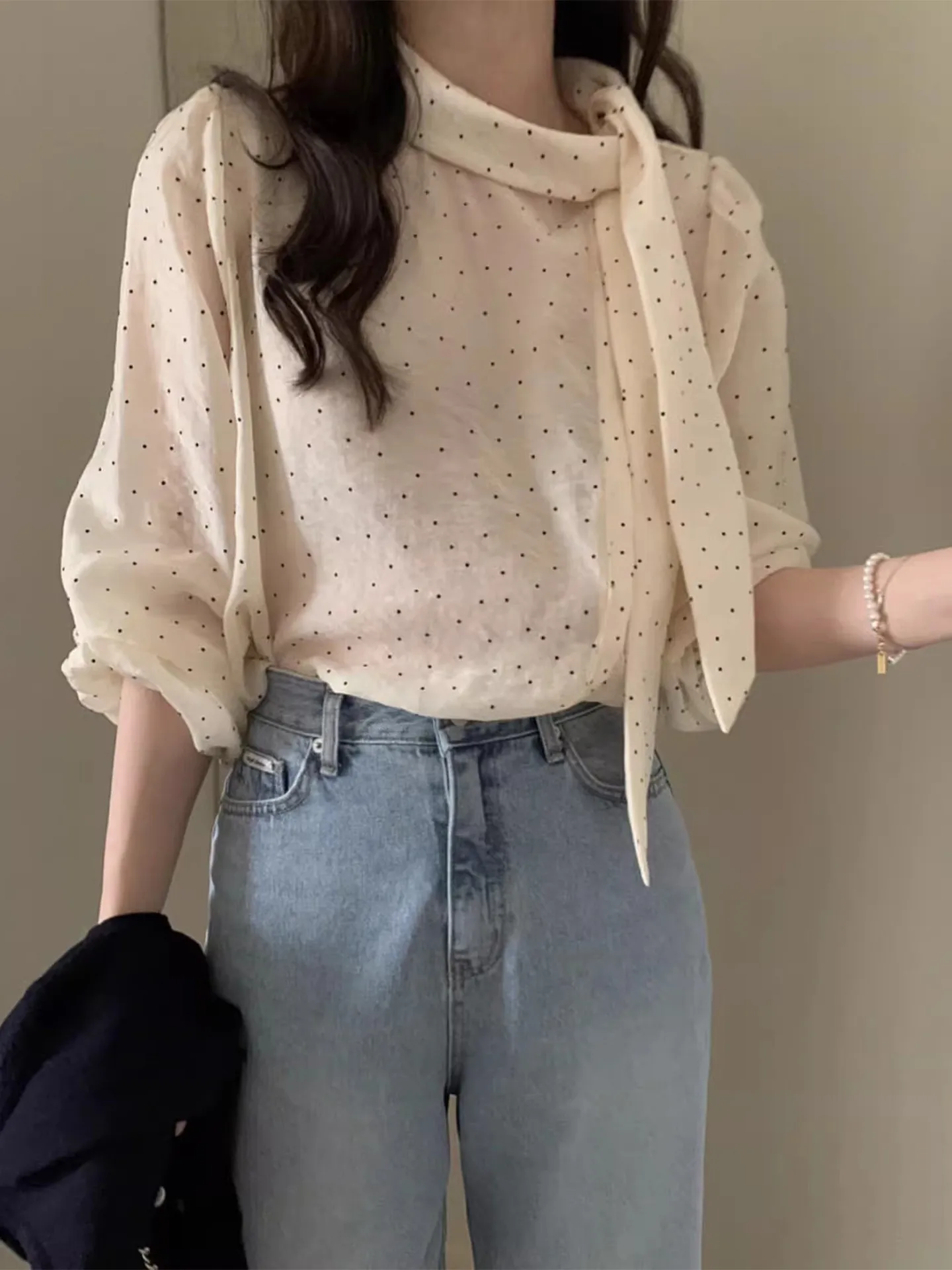 

Gagarich French Ribbon Design Contrasting Color Waves Women Early Spring New Loose Versatile Thin Long Sleeved Blouse Top