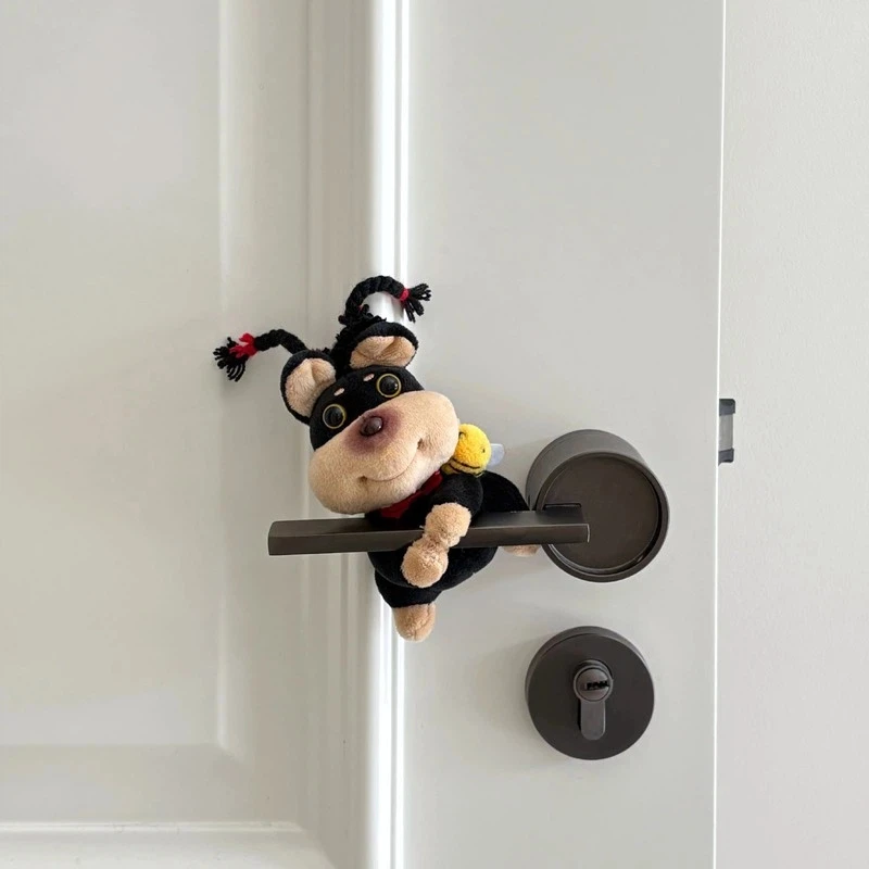 New Spot Door Handle Ornaments Cute Children'S Door Ornaments Cute Little Gift Doll Desktop Decoration Interior Decorations.