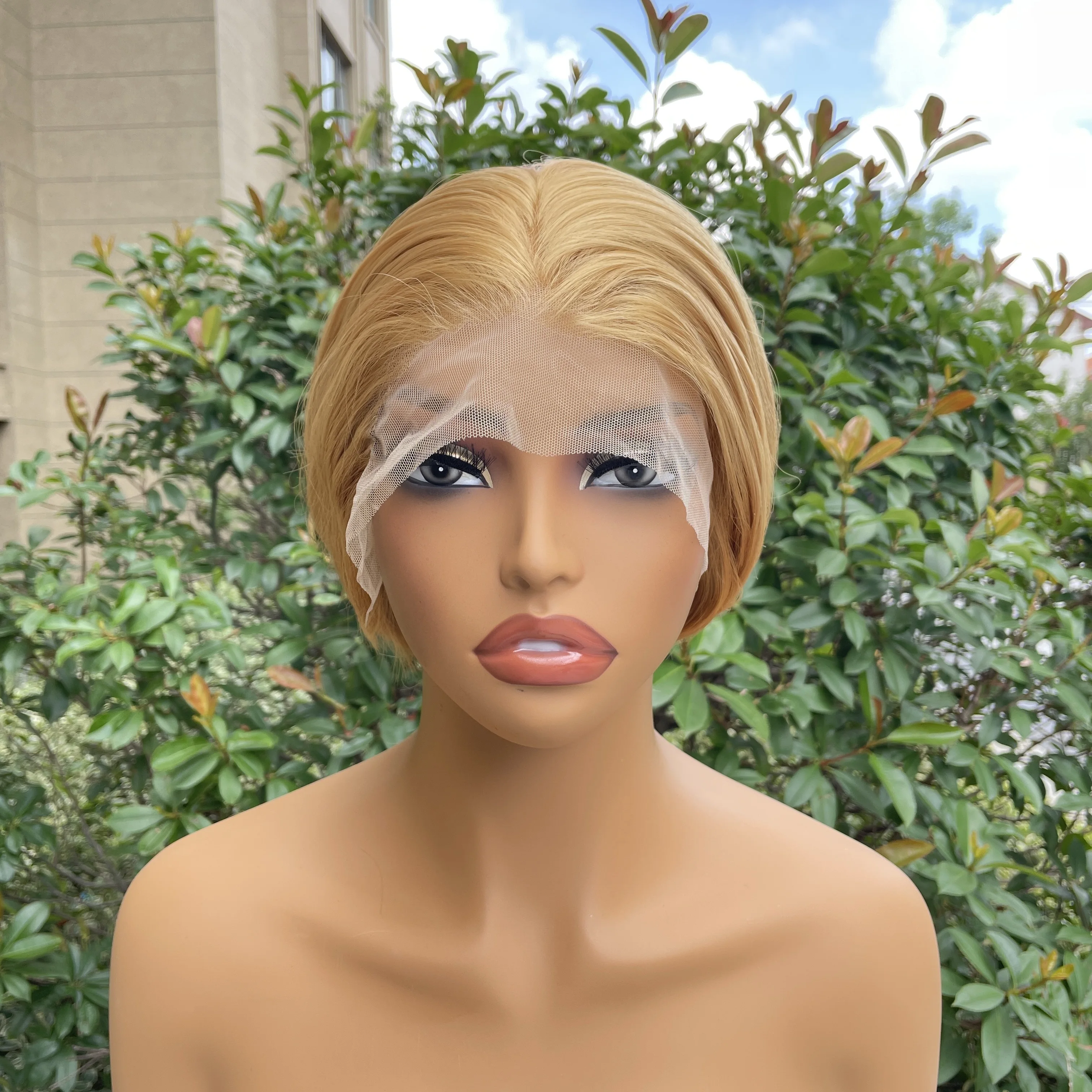 

Короткие стрижки боб, бесклеевые парики спереди, естественная линия волос, золотые прямые синтетические парики на шнурке для женщин, парик для косплея для мужчин Pixie