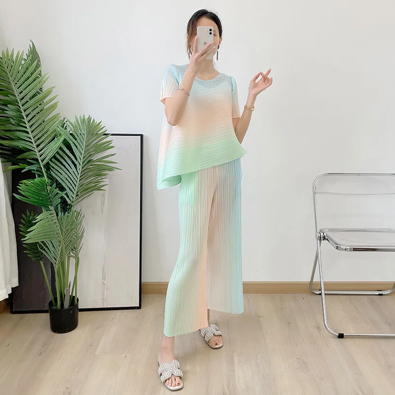 

2022 Summer New Women's Irregular Gradient T-Shirts Miyak folds Fashion Loose Plus Size Rainbow Color Cropped Straight Pants Set