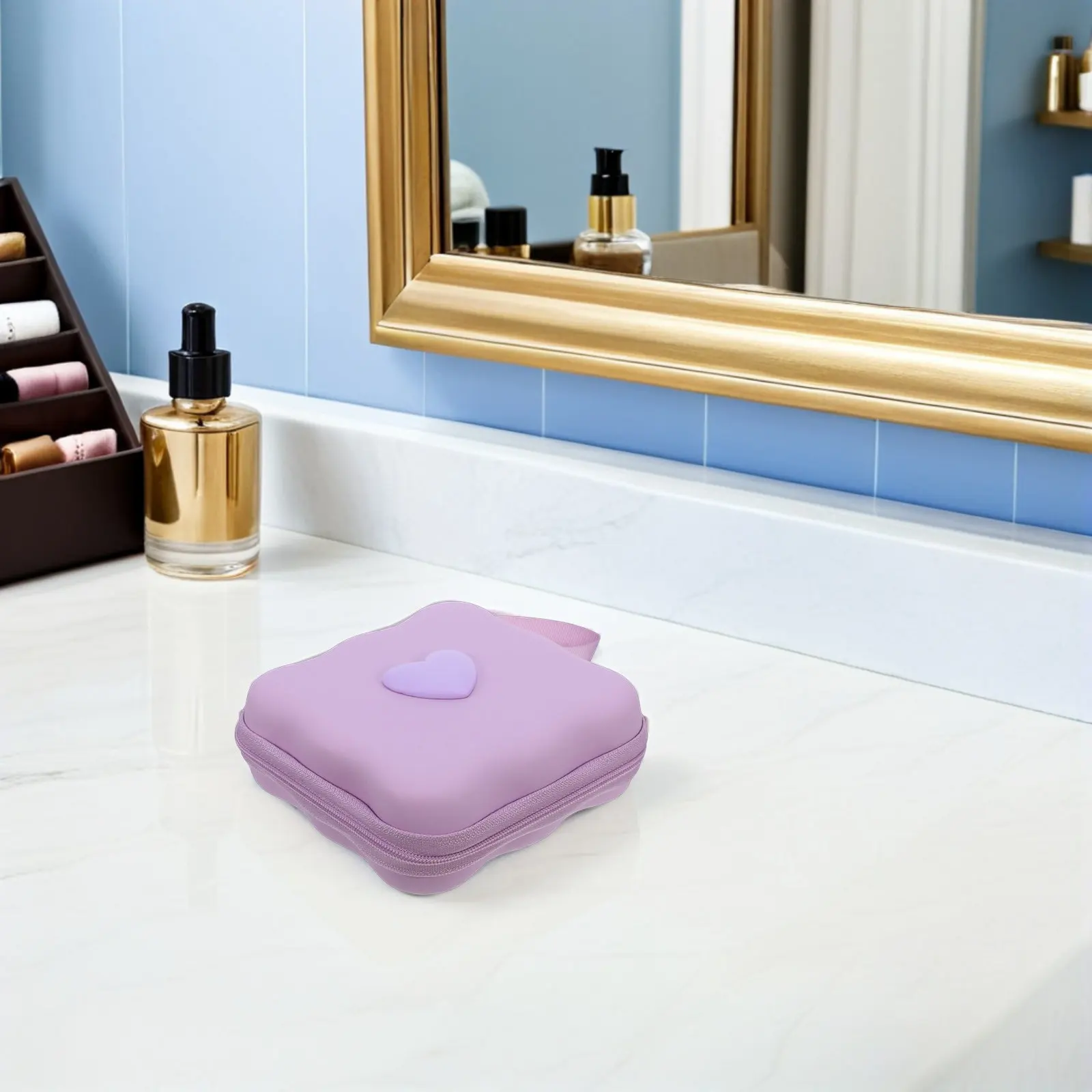 Sanitary Napkin Holder Compact Cute Heart Storage Bag Portable Period Organizer for Purse Teen Girls Mini Travel Menstrual Pad