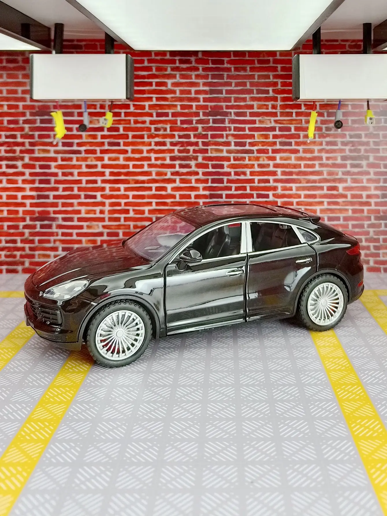 

1:24 Cayenne S Turbo SUV Alloy Car Model Diecasts Metal Toy Car Model Simulation Sound Light Collection Kids Gift