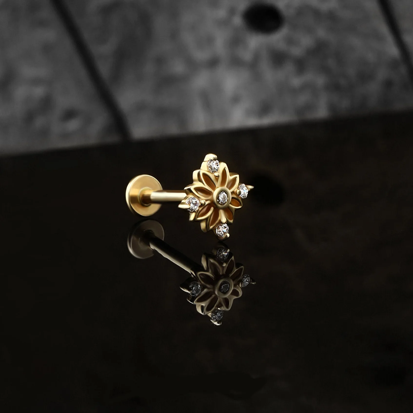 Pendientes de Acero de Titanio F136 con Incrustaciones, Piercings para la Nariz, Aretes, Aretes Perforados, Pendientes Planos con Forma de Flor Cuadrada