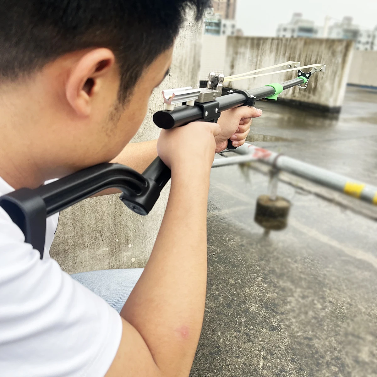 

Прецизионная металлическая рогатка с эргономичной рукояткой и точным спусковым механизмом, инструмент для тренировок по стрельбе | Стильная черная рогатка