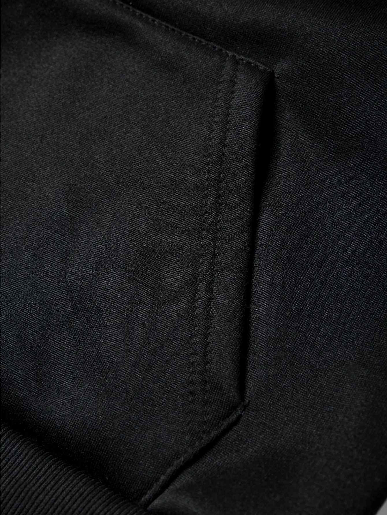 سترة نسائية بغطاء للرأس مطبوعة بشكل لطيف من Sanrio Kuromi بلوفر مطبوع عليه رسوم كارتونية بالإضافة إلى سترة مخملية بقلنسوة للخريف والشتاء كاجوال