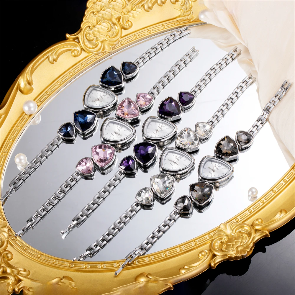 2025 ساعة يد نسائية ملونة فاخرة بتصميم غير منتظم وسوار على طراز ساعة كوارتز نسائية