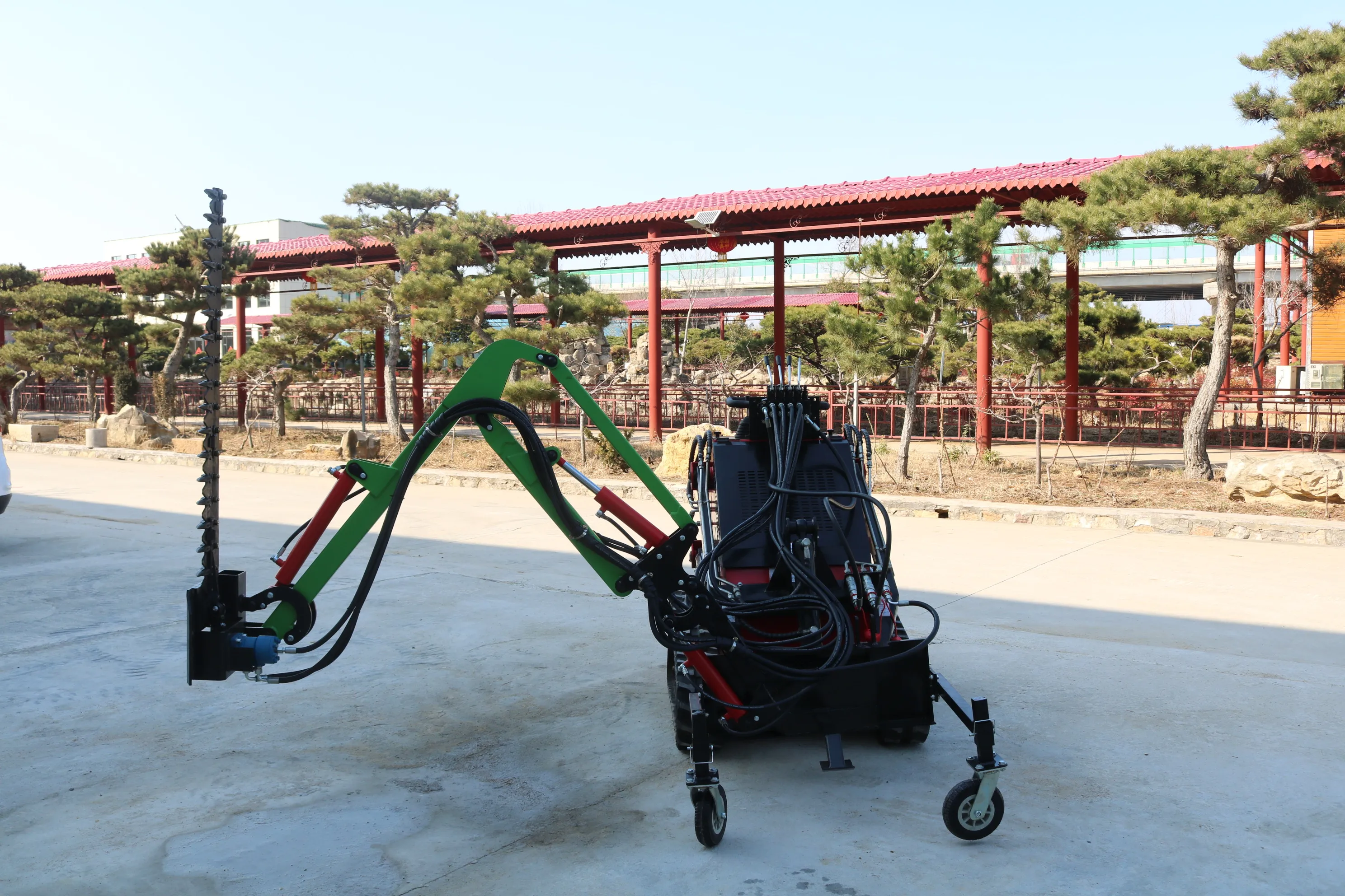 Three-stage Hedge Trimmer