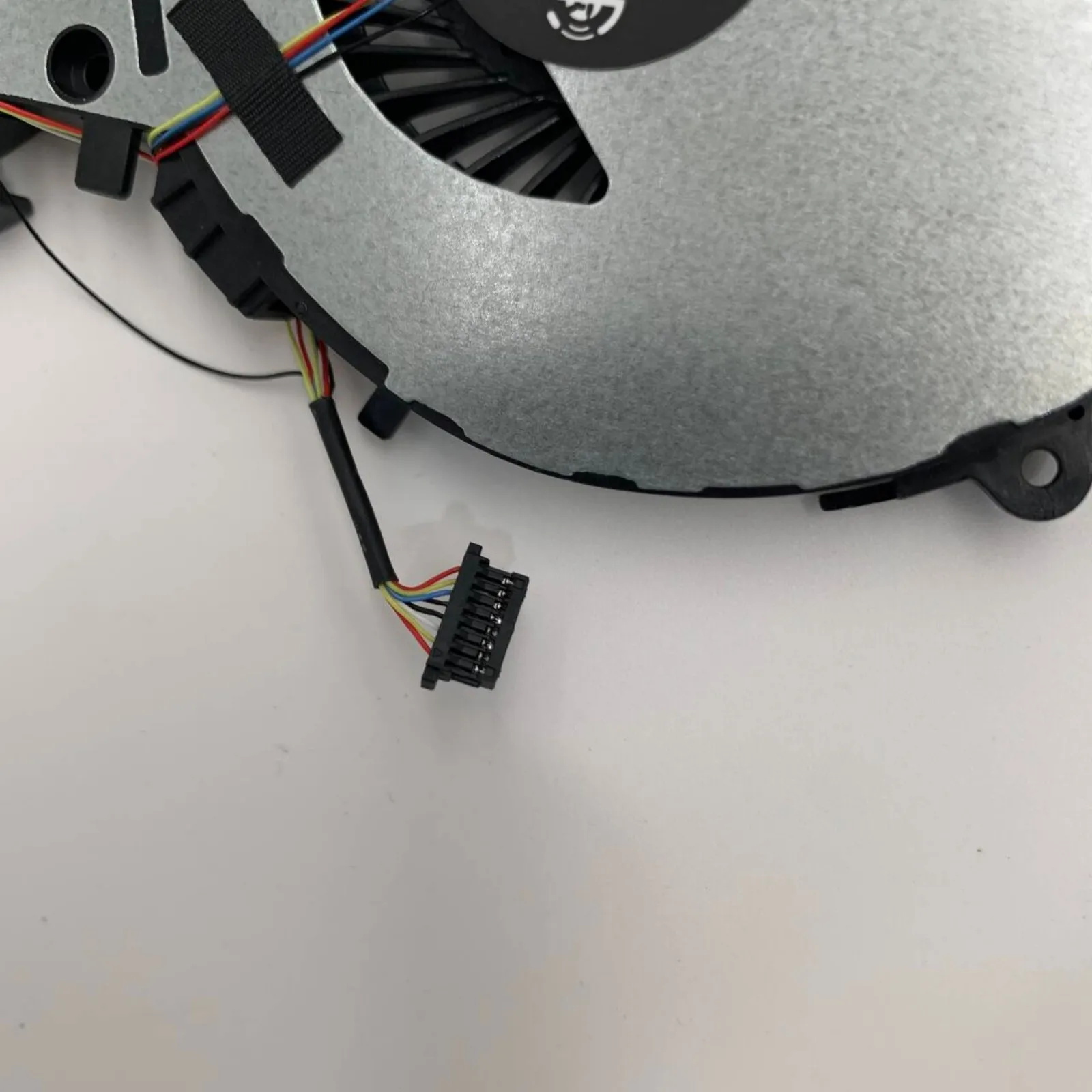 for Lenovo Y520 Y520-15IKM R720-15IKBM Laptop CPU Cooling Fan
