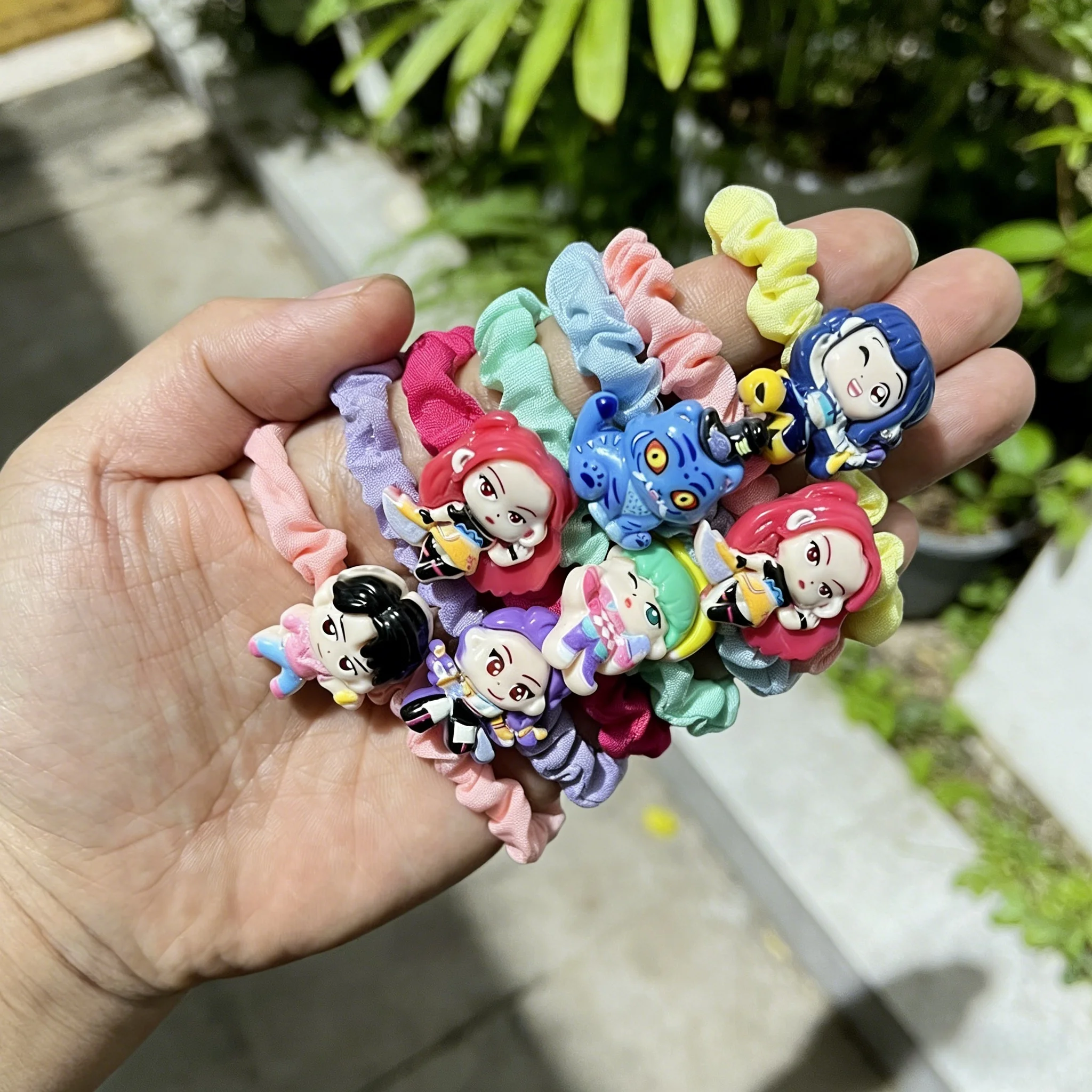 Thumbnail 2 - #9 Trending Ponytail Holders Right Now