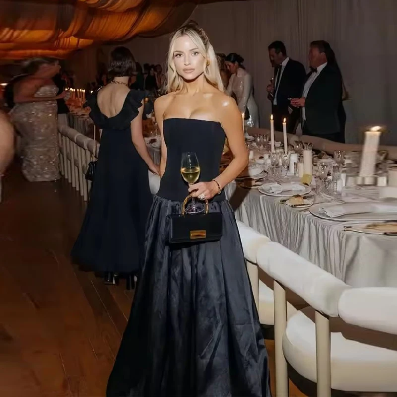 

Sweep Train Quinceanera Customized Party Dresses Black Strapless Long Prom Dresses 2025 Sleeveless Elegant Evening Dresses