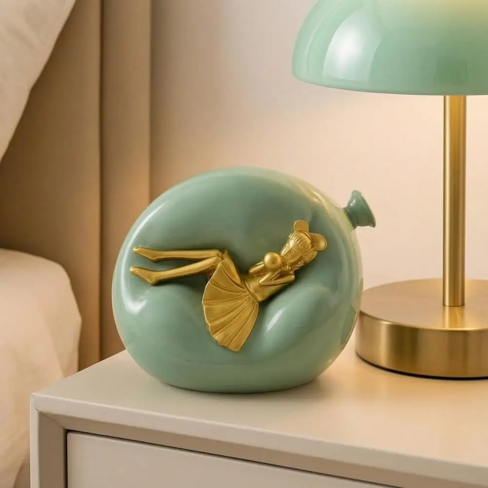 Modern Home Decor Ornaments Elegant Room Decor Cartoon Girl Resin Figurine with Gold Trim Bubble Blowing Lady for Entryway