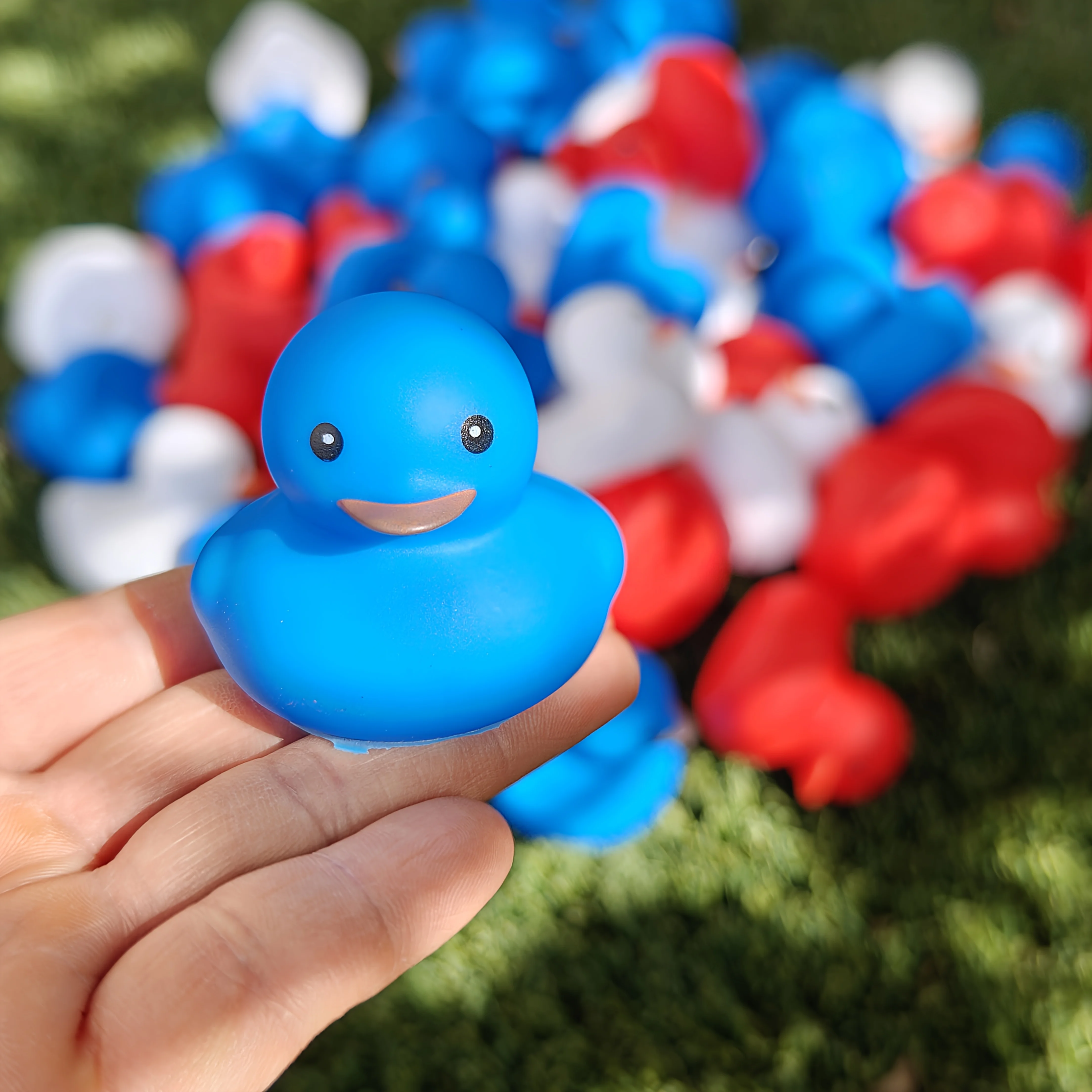 

ZIRVHINE 41pcs Patriotic Blue White Red Rubber Duck Decorations - Durable PVC Independence Day Party Supplies, No Electricity Needed, Cute Smiling Face Design for 4th of July Party Favors, Bag Fillers & Event Decor, Independence Day Decorations, Patriotic