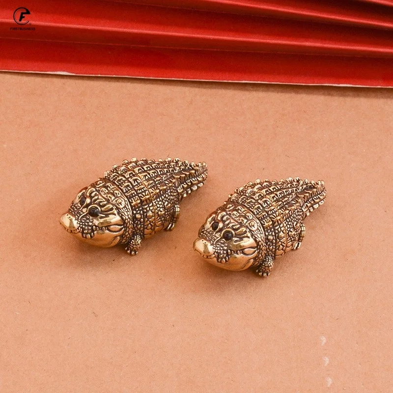 Handmade Brass Crafts Crocodile Statue Mini Cute Animal Sculpture Tea Pet Desktop Ornament Lucky Home Decor Collectibles Gift