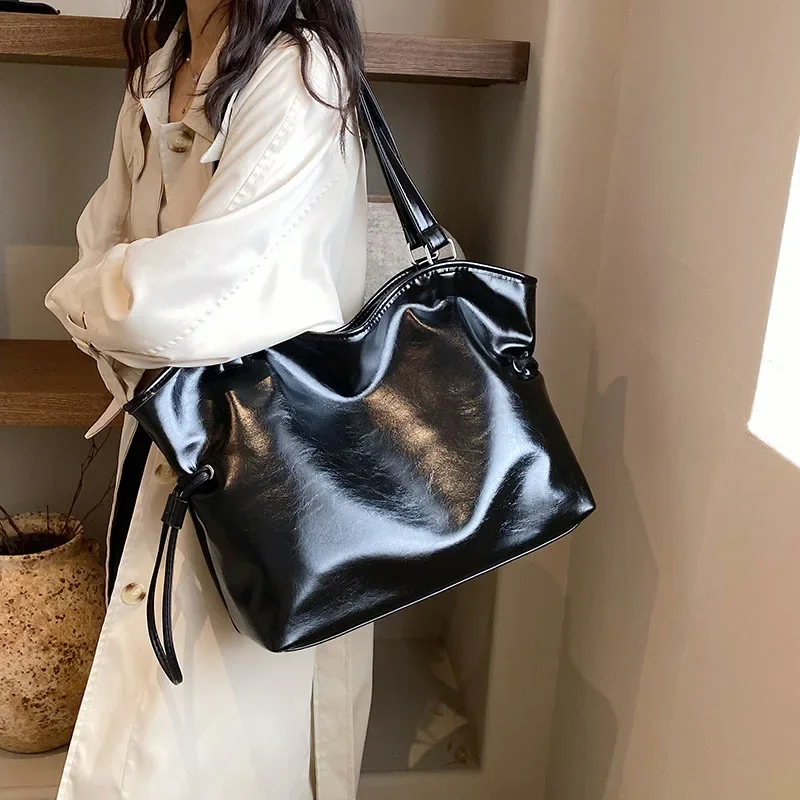 

Textured Large Capacity Tote Bag Female 2024 Solid Color Simple Retro Shoulder Armpit Bag Luxury Brand Purses And Handbags