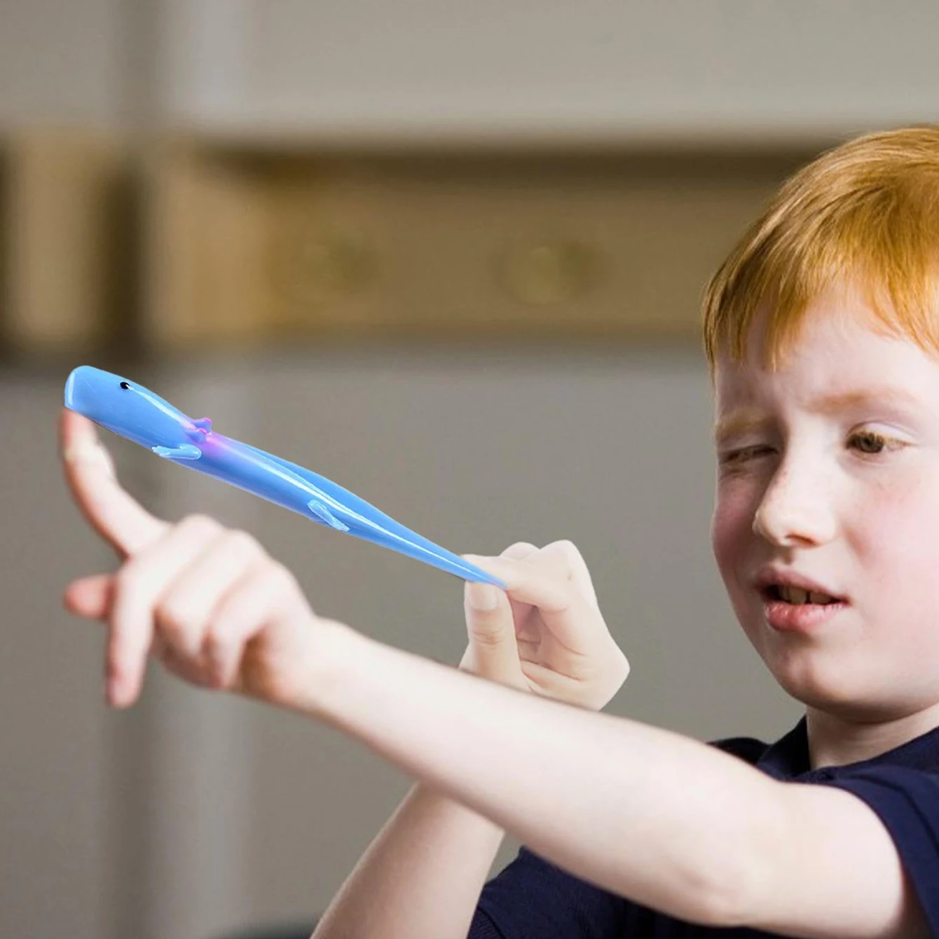 

Random 10PCS Simulated salamander finger glove ejection launcher - decompression ejection of small toys - a fun gift for friends