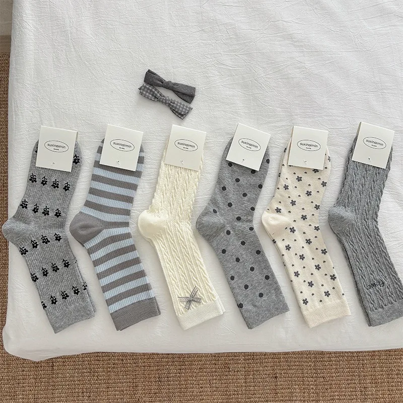 6켤레 2025 그레이 양말 세트 디자이너 여성용 미드 튜브 코튼 양말 여성 가을 겨울 꽃 리본 롱 양말 고품질