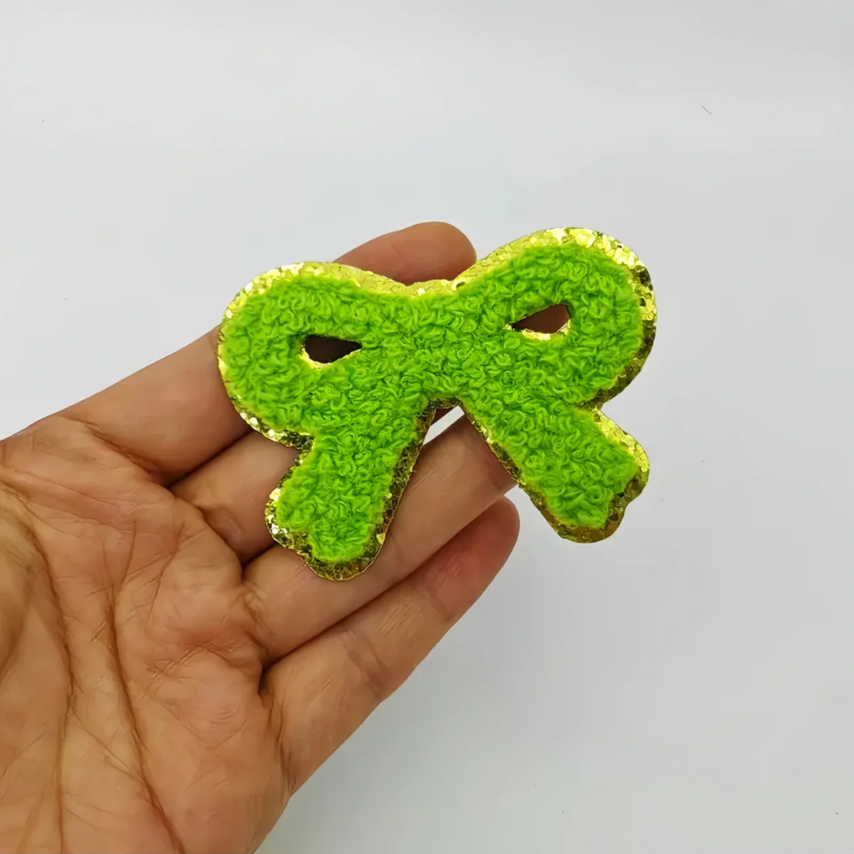 5 Stück/Set Glitzer-Chenille-Schleifen-Aufnäher, bestickte Aufnäher mit Goldrand zum Aufbügeln für DIY-Nähprojekte, Applikationen, Kleidungszubehör – Detail 5