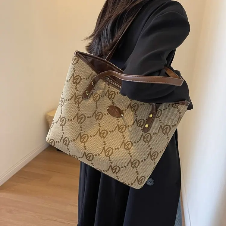 

2025 Autumn 2020 New Zipper Tote Bag One Size Shoulder Bag Stylish Simple Large Capacity Stylish Versatile