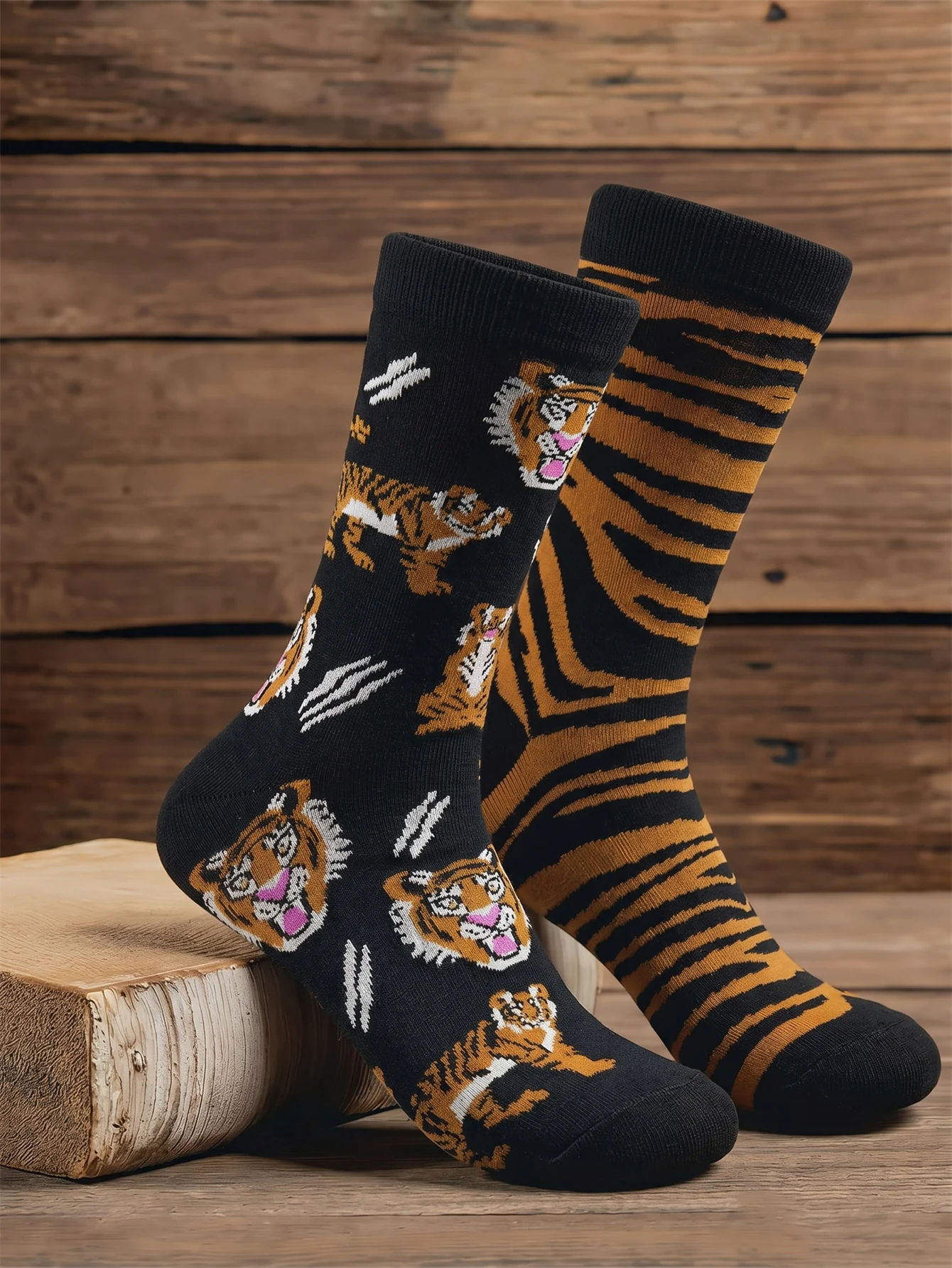 Tiger Print Cotton Socks Men Funny Asymmetry Animal Socks for Men Black Tiger Stripe Novelty Skateboard Socks Gift ﻿