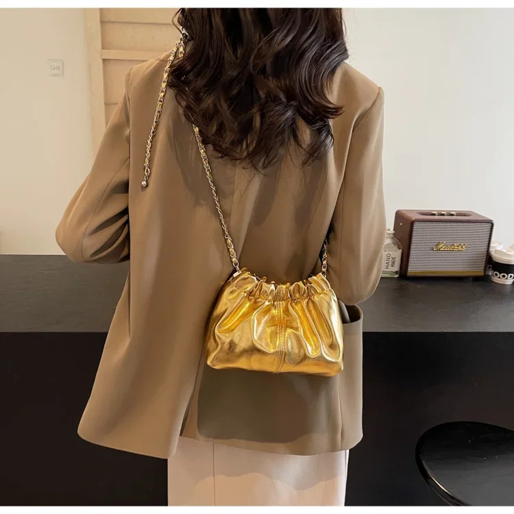 

Light Luxury Bucket Bag - 2025 New, Women's Niche Pleated, Trendy Chain, Versatile Handheld/Shoulder/Crossbody, Stylish