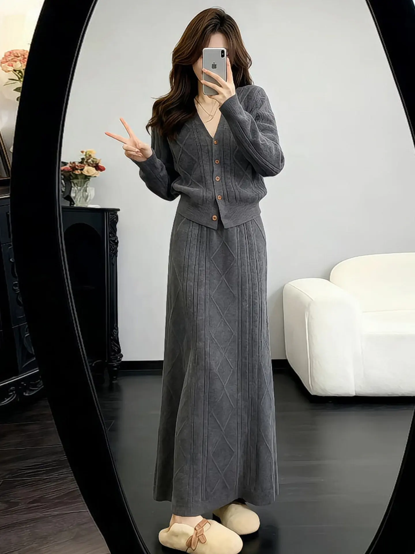 

Элегантный корейский костюм-двойка: серый вязаный топ с V-образным вырезом и юбка миди, удобный модный комплект с длинными рукавами для женщин