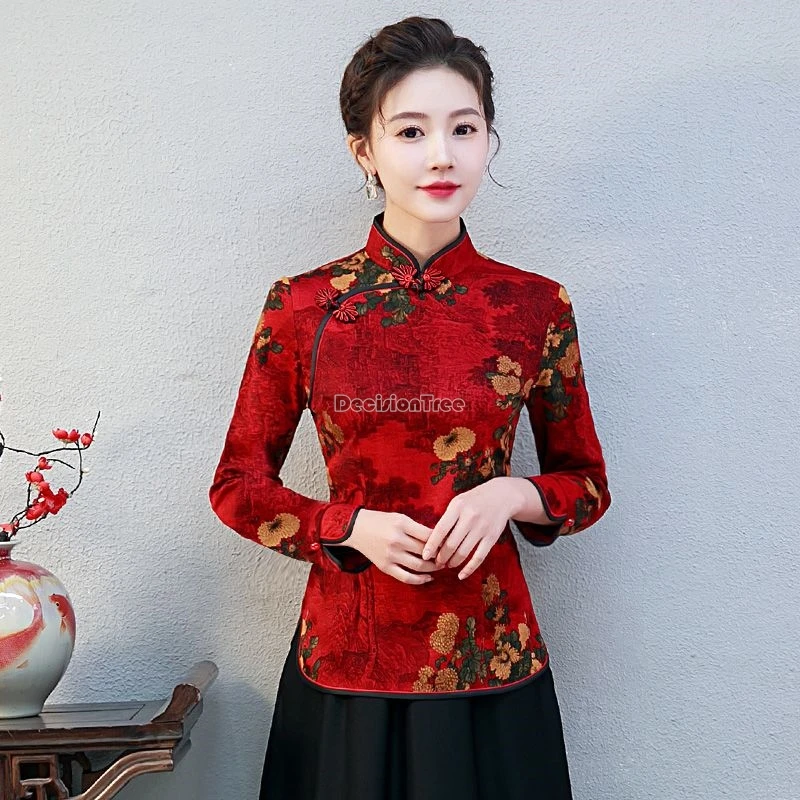بلوزة تانغ مطبوعة على الطراز الصيني القديم لعام 2025 بياقة واقفة وأكمام طويلة بلوزة شيونغسام أنيقة للتنحيف للنساء يوميًا من تشيباو