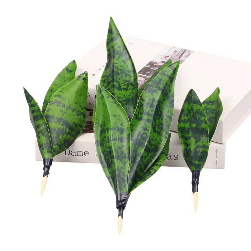 Piante artificiali Piante grasse realistiche per interni ed esterni Aloe Vera tropicale finte foglie lunghe Accessori per la decorazione della stanza