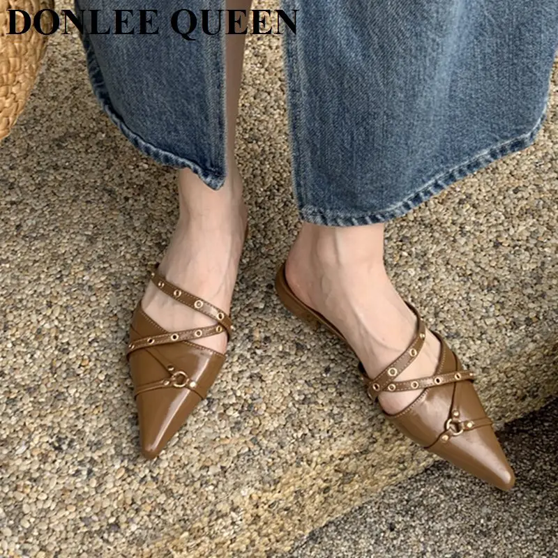 Fashion Pointed Toe Flat Heel Mules Shoes Women Closed Toe Outdoor Slippers Elegant Slide Narrow Band Sandal Brand Rivet Slipper