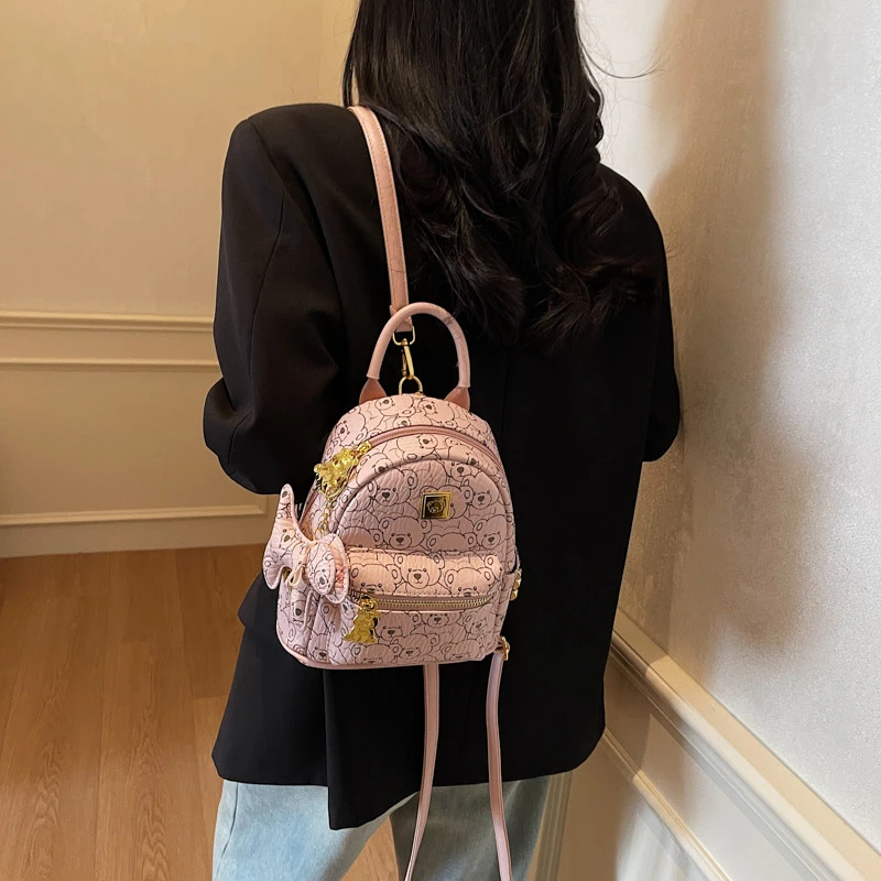 

High Quality Leather Tote Bag For Ladies, Spacious Shoulder Style, Famous Designer Perfect For Shopping Spree
