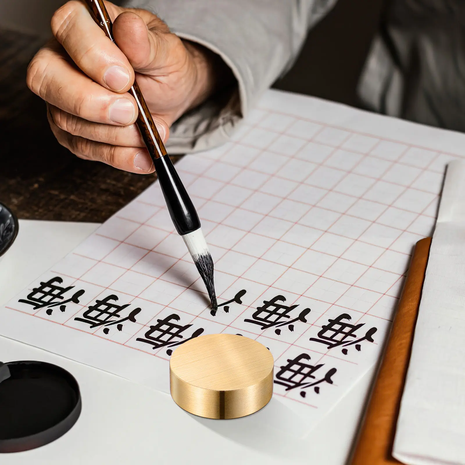 Brass Calligraphy Paperweight Natural Texture Simple Design Paper Holder for Chinese Calligraphy Sumi Drawing Office Desk Decor