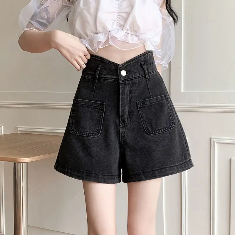 New Design of Jean Shorts with Irregular High Waist