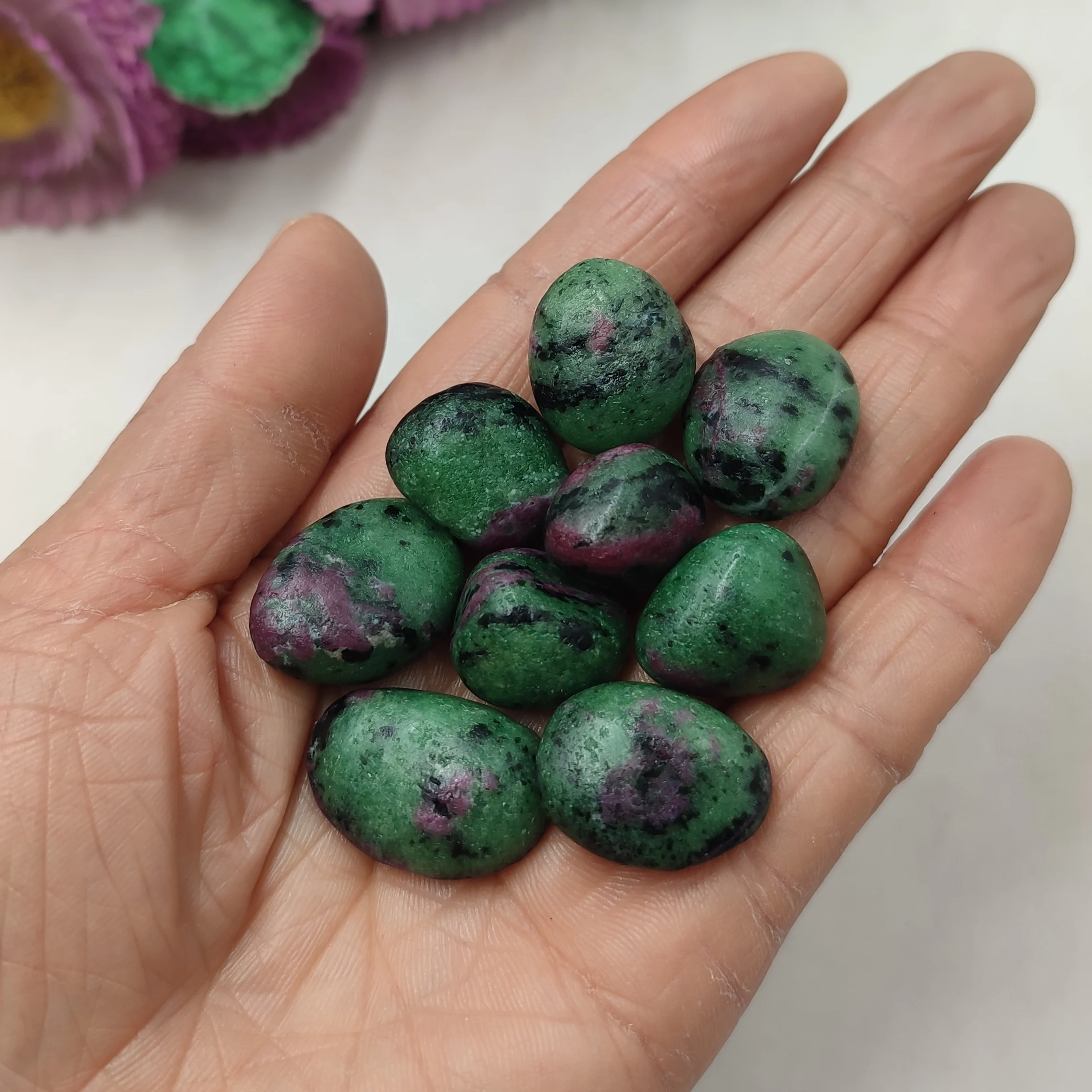 1pc Natural Red Green Ruby Zoisite Tumbled Stones Quartz Crystal Healing Gemstone Polished Mineral Specimen Home Room Decoration