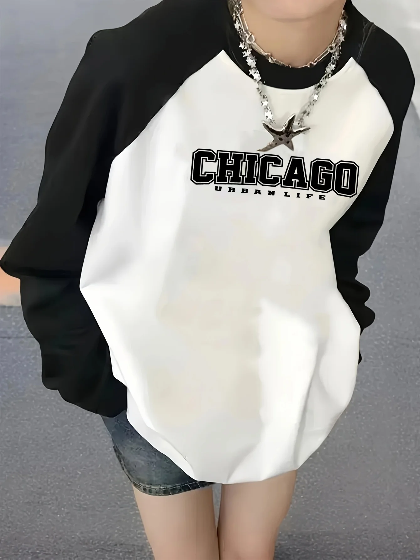 Women'S Casual Raglan Long-Sleeve Top Featuring A Trendy and Creative Minimalist Chicago Letter Graphic Print T-shirt Clothes