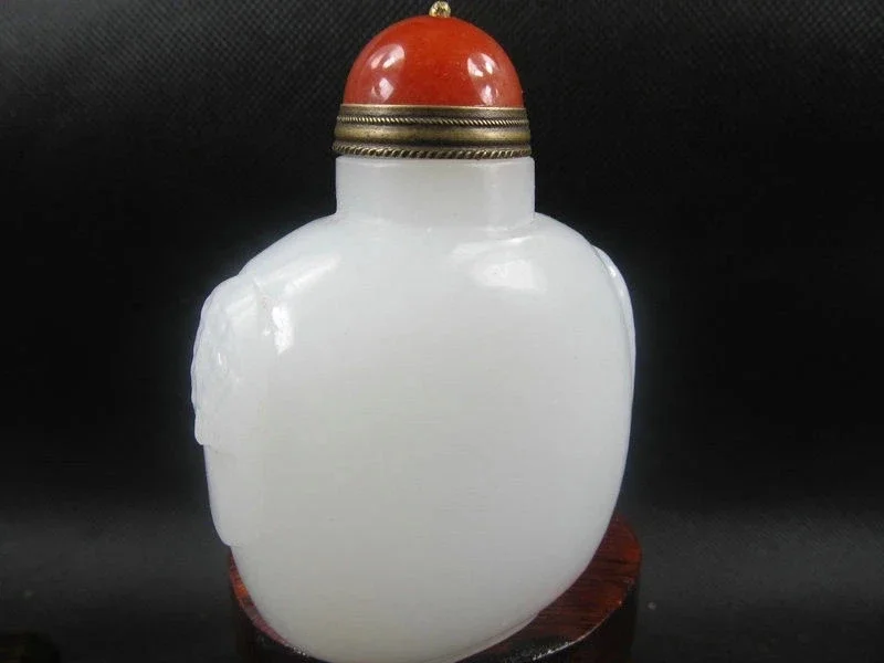 Chinese White jade carving Perfect shape Nephrite Jade Snuff Bottle