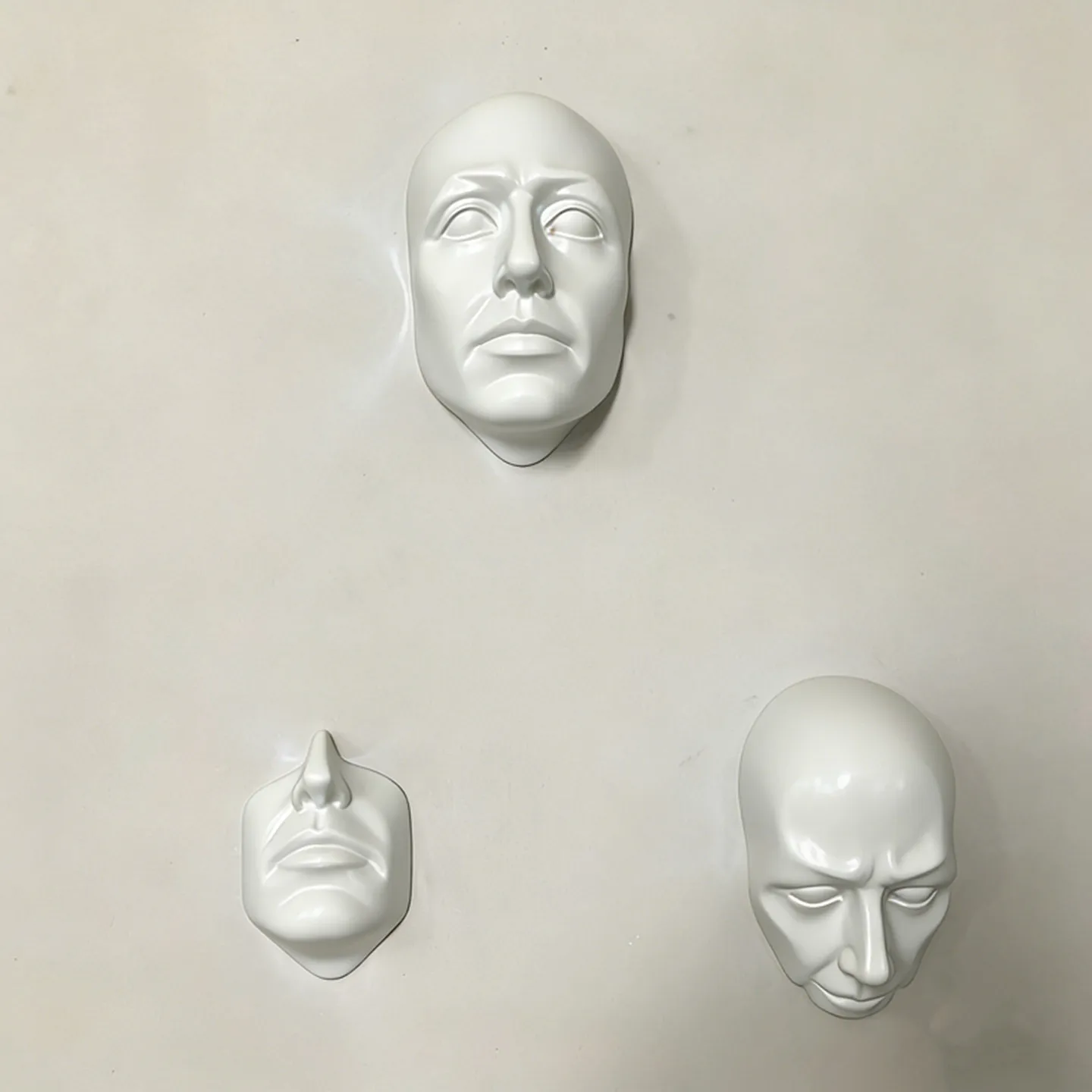 Home Decor Human Face Wall Art - Premium Resin Wall Sculpture for Hotel B&B & Bar Decoration Luxury Abstract Cyberpunk Ornament