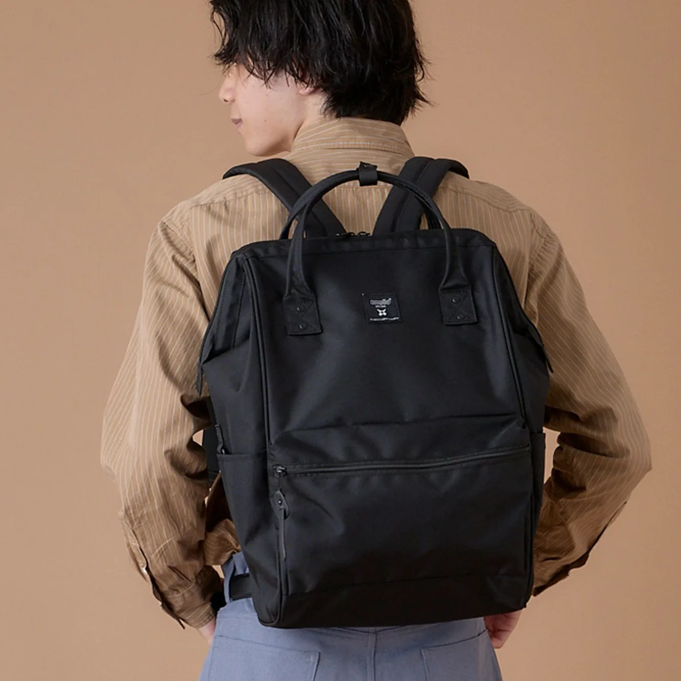 black-gold-travel-men's-backpack-casual-travel-scenarios-35-compartments-chinese-origin-no-brand-registered-trademark