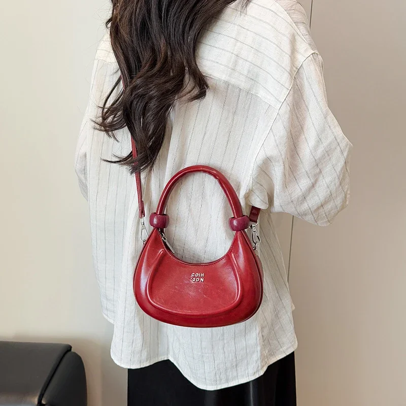 

Модная женская сумка через плечо из крокодиловой кожи с тиснением, женская модная сумка с подвеской с кисточкой