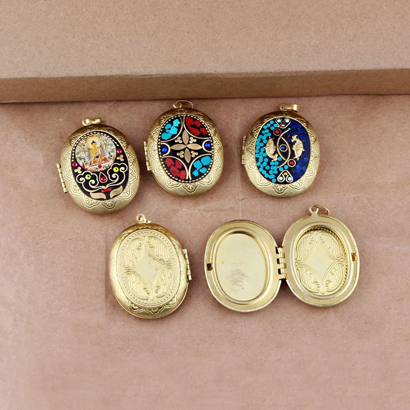 Brass Locket Pendant Photo box pendant Nepalese Ethnic Style Handmade Inlay Pendant Exquisite Oval Pendant Necklace Accessories